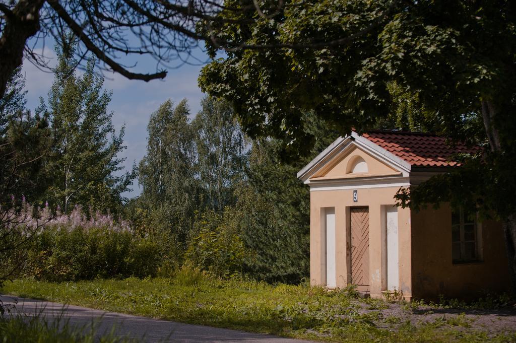 Haemeenkylaen Kartano Вантаа Экстерьер фото